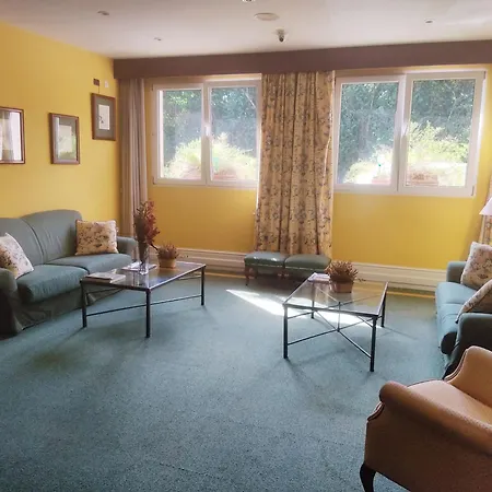 Hotell Triple Con Banera Y Terraza Miono