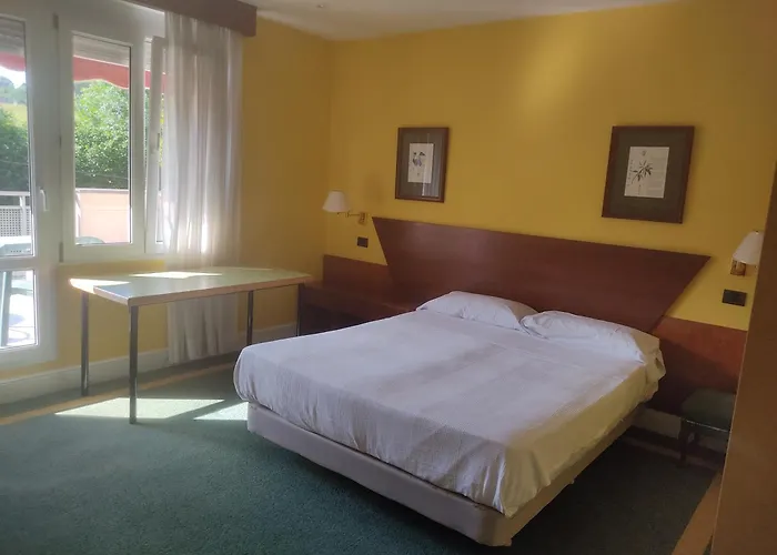 Triple Con Banera Y Terraza Miono Hotel